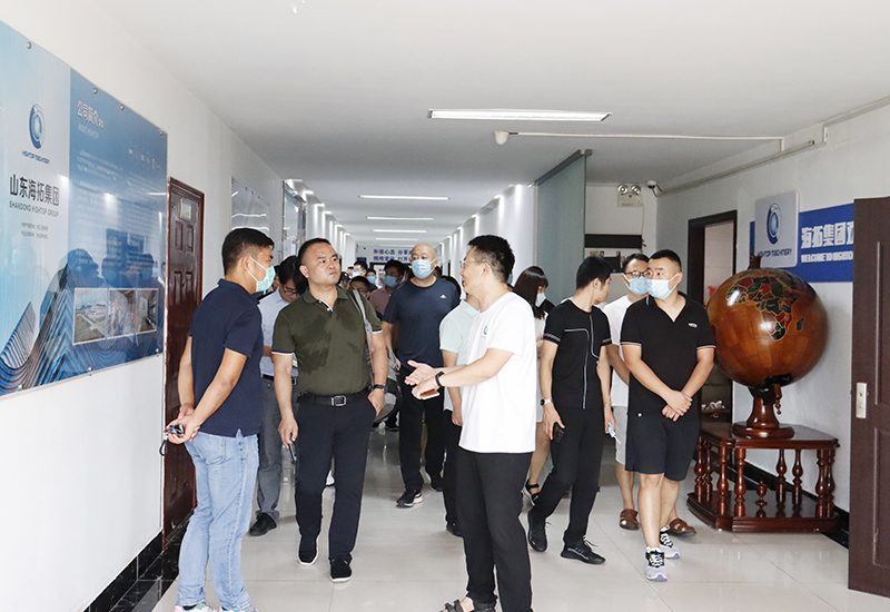 熱烈歡迎阿里巴巴尋夢之旅團(tuán)隊蒞臨山東精拓工程機(jī)械有限公司參觀學(xué)習(xí)